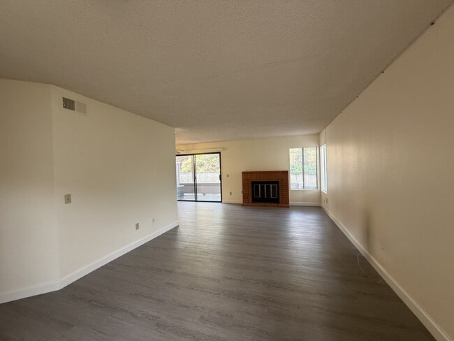 Building Photo - 403 Windjammer Cir