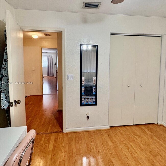 Building Photo - 9020 NW 38th Dr