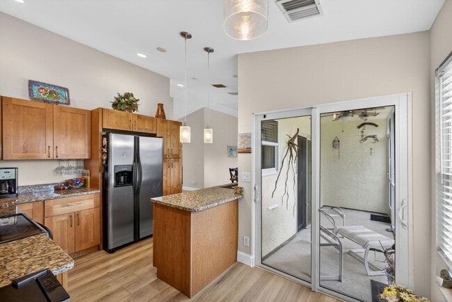 Building Photo - 18221 SE Fairview Cir