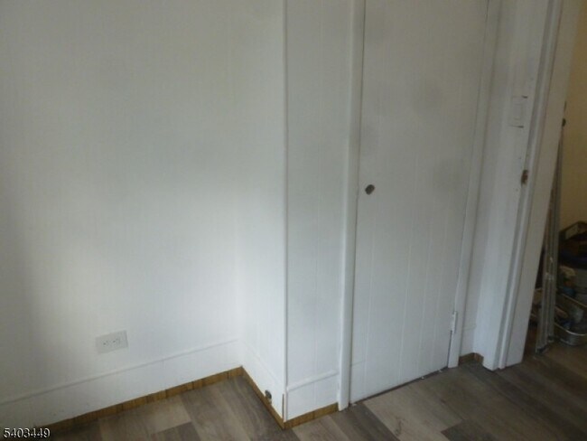 Building Photo - 523 Franklin St