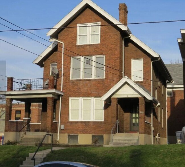 Primary Photo - Large 1 Bedroom in Duplex Near XU and UC