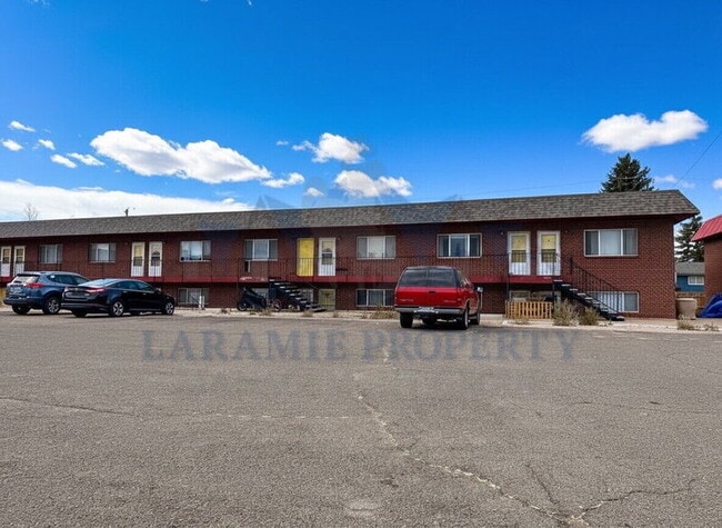 Building Photo - 702 Downey St