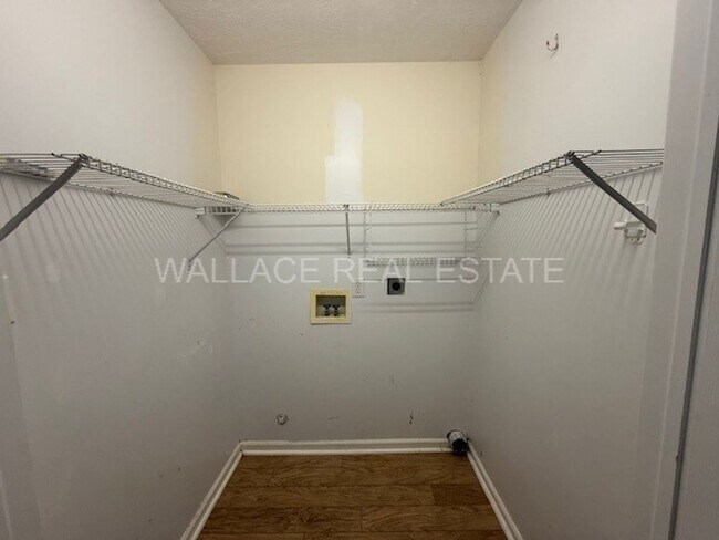 Building Photo - NW KNOXVILLE ALL ONE LEVEL 3 BEDROOM, 2 BA...