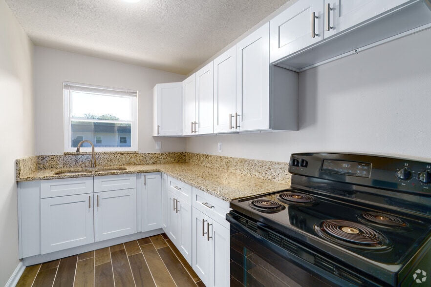 1BR, 1BA - 586SF - Kitchen - Primrose Orlando