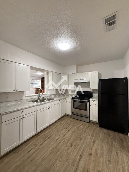 Building Photo - 943 Weizmann St