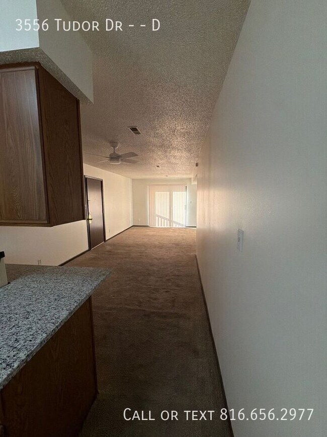 Building Photo - 3556 Tudor Dr