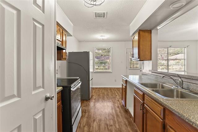 Building Photo - 6220 Kingston Ct