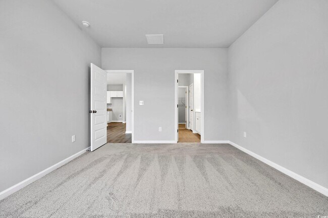 Building Photo - 2087 Victory Wy