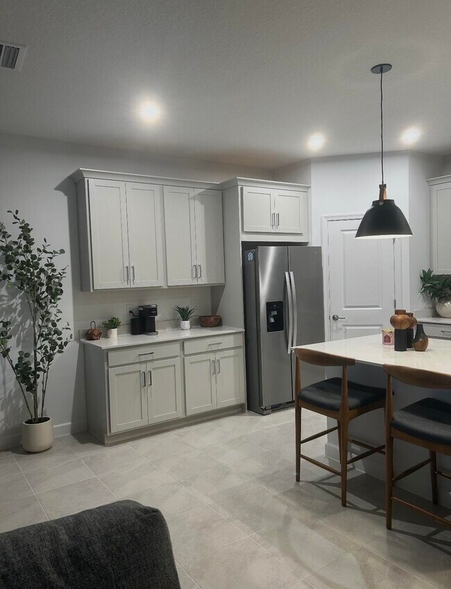 Building Photo - 14417 SW Ellison Dr