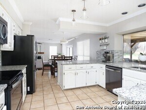 Building Photo - 18118 Summer Knoll