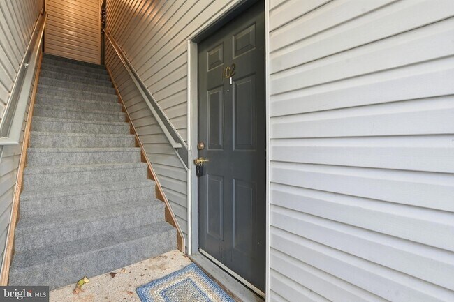 Building Photo - 9212 Azure Ct