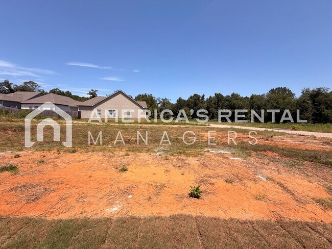 Building Photo - 115 Park Dr S