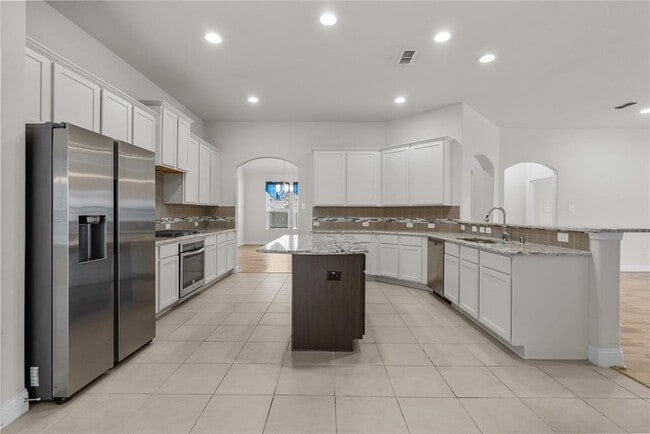 Building Photo - 3622 Pasteur Ln