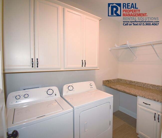 Building Photo - 3414 Pershing Dr