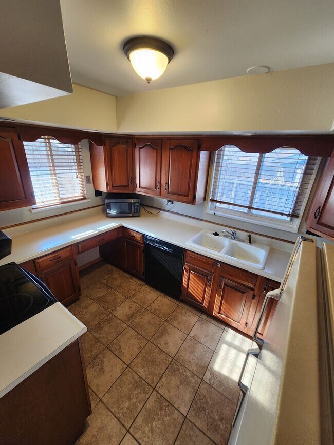 Building Photo - Charming 3-Bedroom Home Near UCCS!