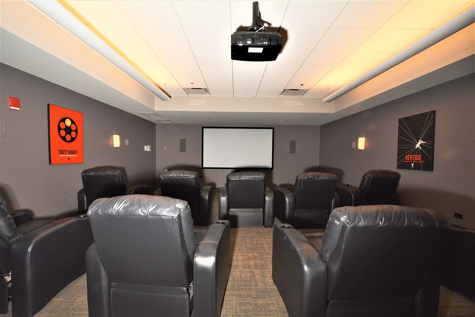 Building Photo - 65 E Monroe St