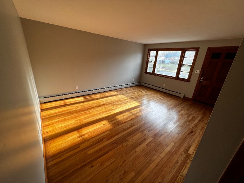 Building Photo - 163 Oakland Ave