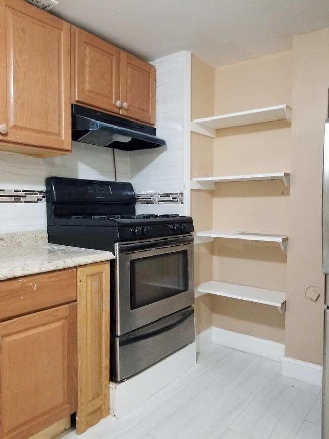 Building Photo - 176-44 130th Ave