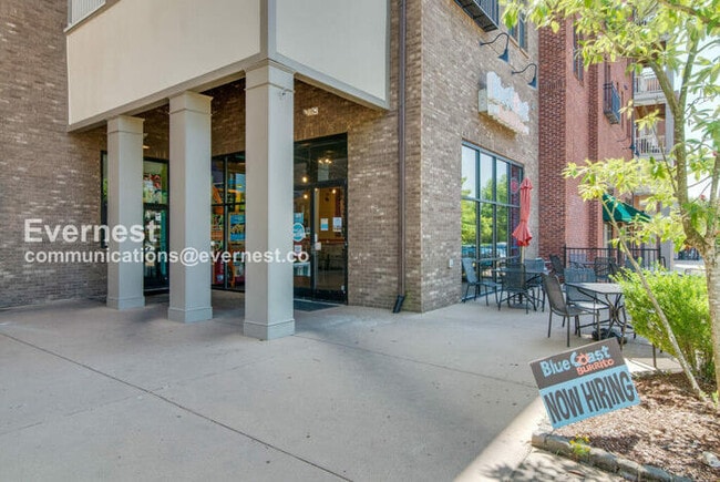 Building Photo - 7232 Althorp Way