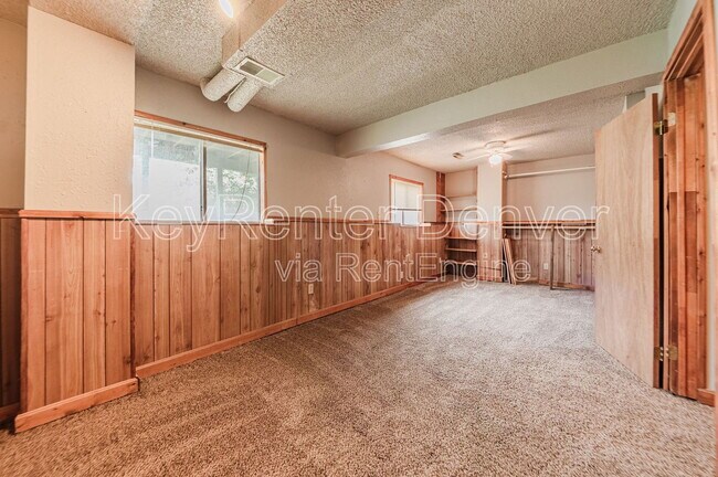 Building Photo - 1498 S Bahama St