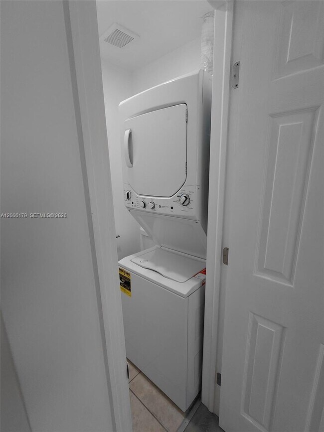 Building Photo - 5435 W 24th Ave