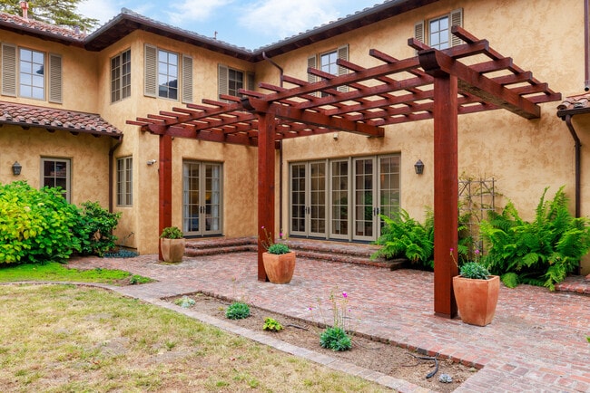 Building Photo - 3317 Taylor Rd