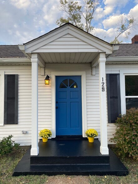 Building Photo - 129 Gordon Ter
