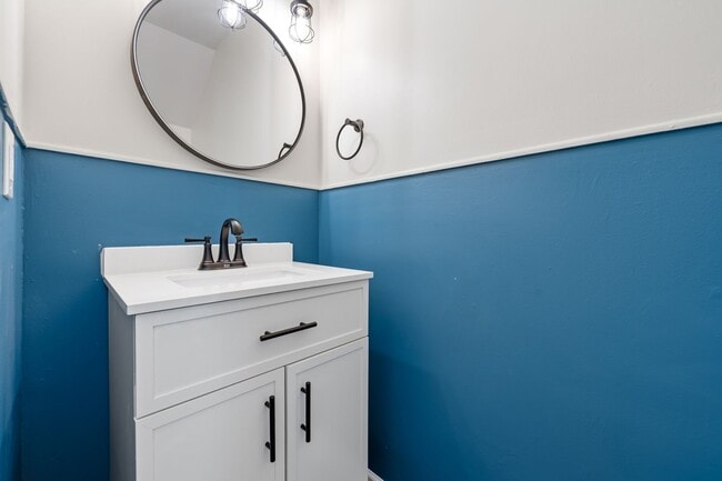 Building Photo - 2509 Stadium Dr