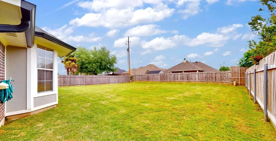 Building Photo - 4923 General Polk Dr