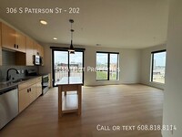 Building Photo - 306 S Paterson St