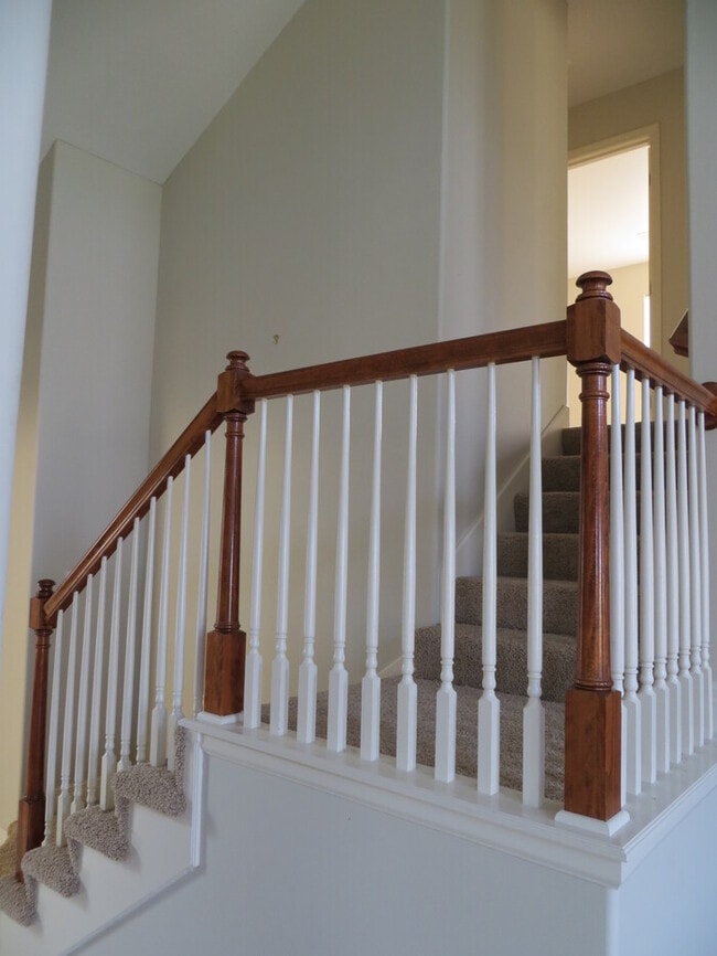 Building Photo - Marvelous Home