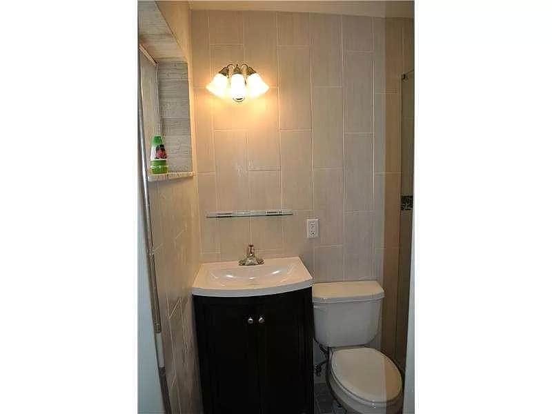 master bathroom - 3345 Hayes St
