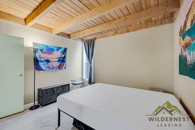Building Photo - Remodeled One Bedroom Winter Rental