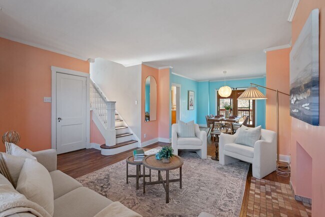 Building Photo - **Price reduction** Spacious 3-Bedroom Hom...