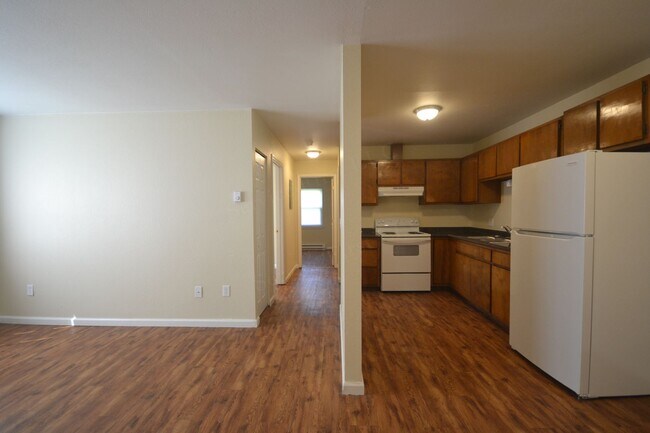 Building Photo - Marshfield Apartments