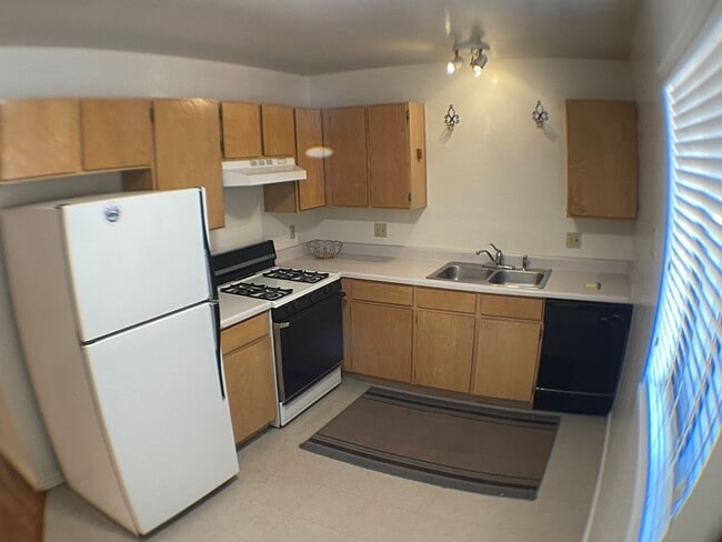 Building Photo - Delightful 2 bedroom 1 bathroom home in Sunnsyside!