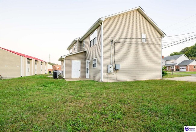 Building Photo - 130 Skyline Dr