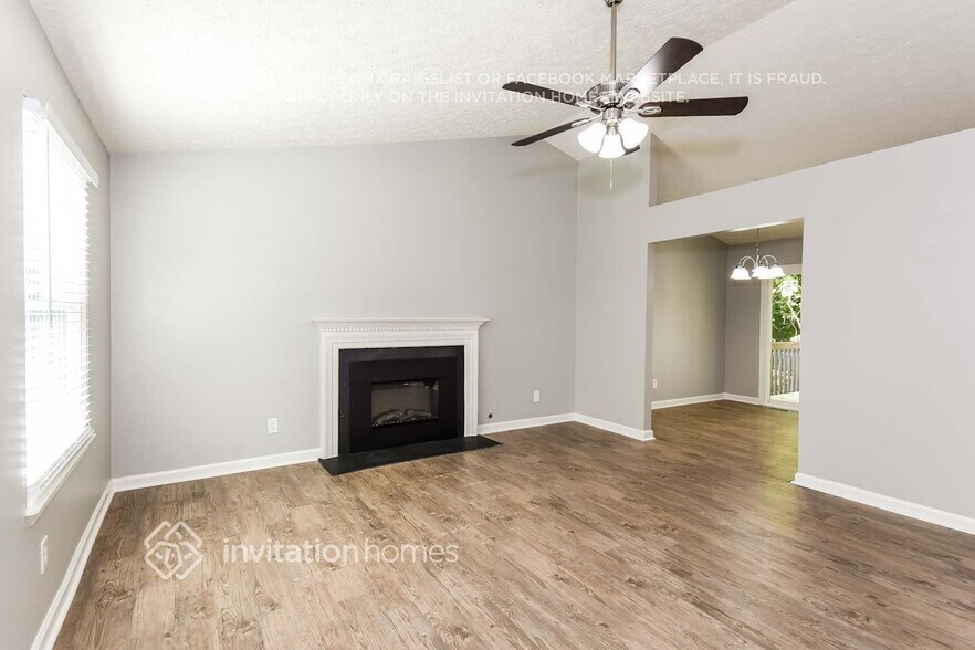 Building Photo - 900 Barros Cir