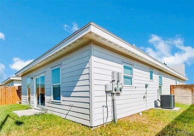 Building Photo - 1404 Lore Dr