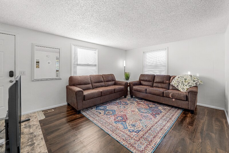 Building Photo - 275 S 150 W Rd