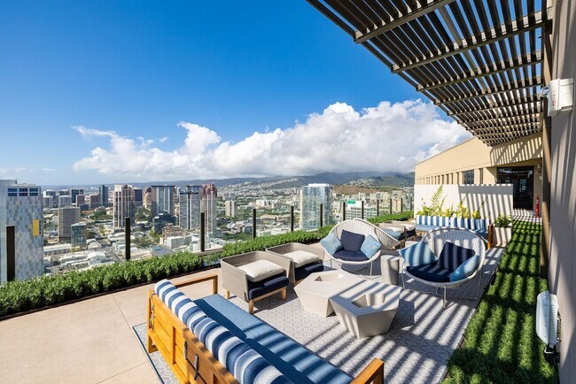 Building Photo - 2505