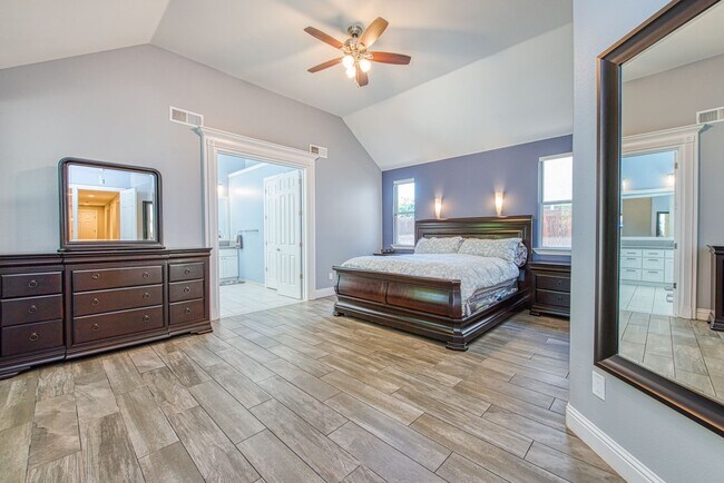 Building Photo - Custom home in beautiful St Andrews Green gated community