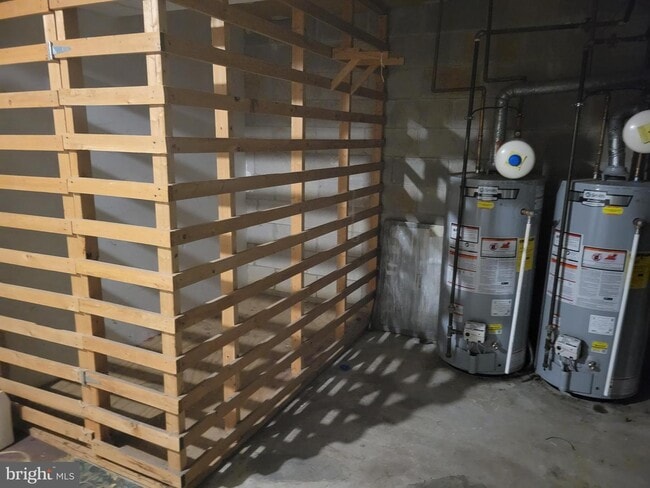 Building Photo - 2418 David Dr