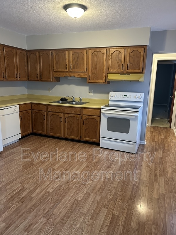 Building Photo - 10243 Bayton Ct