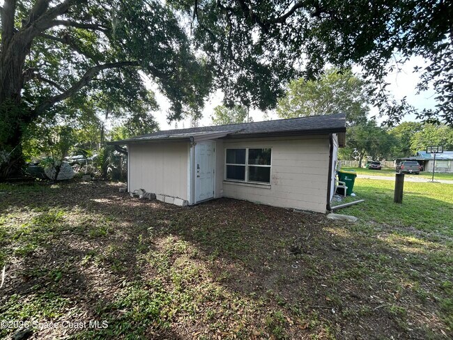 Building Photo - 1628 Sue Dr