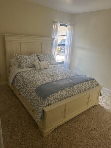 Building Photo - 5625 Trailwinds Dr