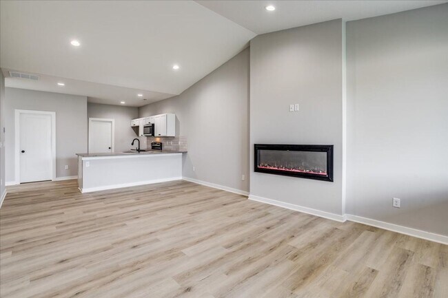 Building Photo - Cypress Glenn Oliver