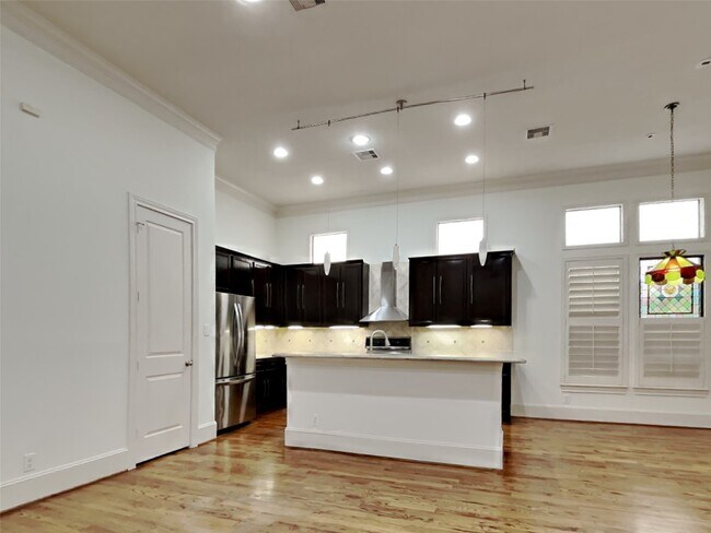 Building Photo - 9530 Pemberton Trce
