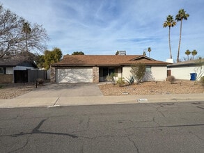 Building Photo - 2058 E Fremont Dr