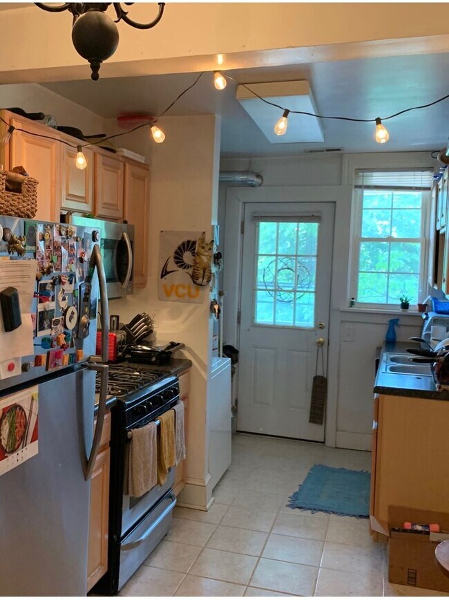 Building Photo - 210 N Nansemond St